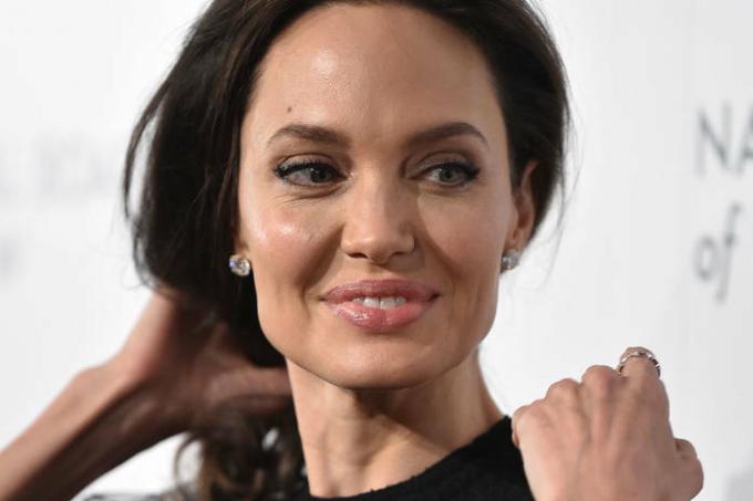 11letý syn Angeliny Jolie ukázal domácí fotku maminky