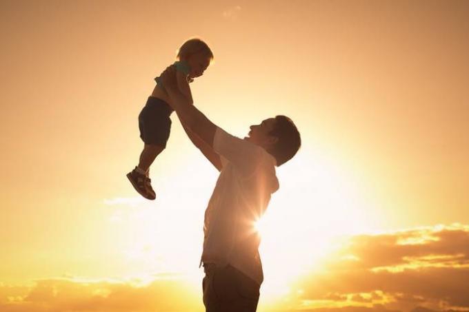 otcové samoživitelé: 6 hvězd tatínky, kteří pečují o své děti samotné
