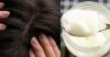 Jak používat kokosový olej, aby se odstranily problémy s vlasy