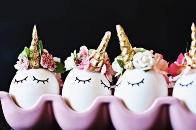 Řemesla pro Velikonoce s rukama: krásné Unicorn vejce