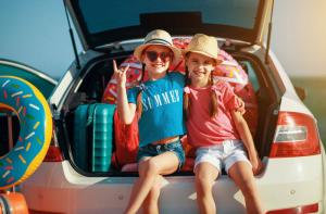 Cestování autem s dětmi: to, co si musíte vzít na silnici