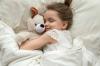 Dětský spánek na dovolené: jak se nedostat z režimu - rady spánkového lékaře