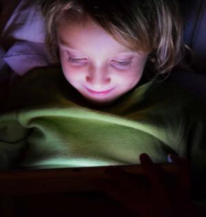 Odvrátit oči: TOP-3 životní hacky, které pomohou odtrhnout dítě od televize