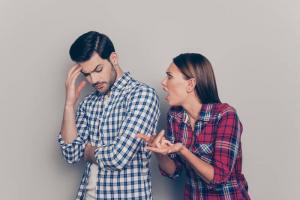 4 důvody, proč může obvinění zničit vaše manželství