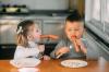 Jaké maso je pro dítě nejnebezpečnější? Odpovídá doktor Komarovský