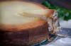Jablečno-banánový tvarohový koláč bez pečení: recept krok za krokem