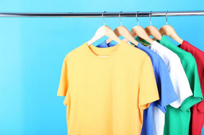 Nový život starých triček: oděvy dekorace nápady na žinylkové technice