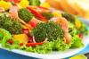 Co vařit pro školáky na večeři: brokolicový salát se slaninou a mangem