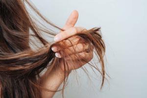 Problémy s vlasy - jaké neduhy způsobuje cim?