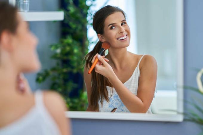 Jak čistit štětce na make-up rychle a snadno pomocí domácích prostředků