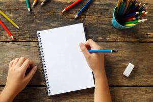 Jak naučit dítě správně držet pero: 3 snadné možnosti