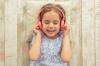 Je poslech hudby pomocí sluchátek škodlivý?